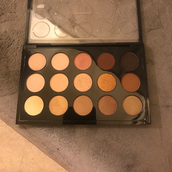 MAC Cosmetics Other - MAC eyeshadow palette 💗💗💗